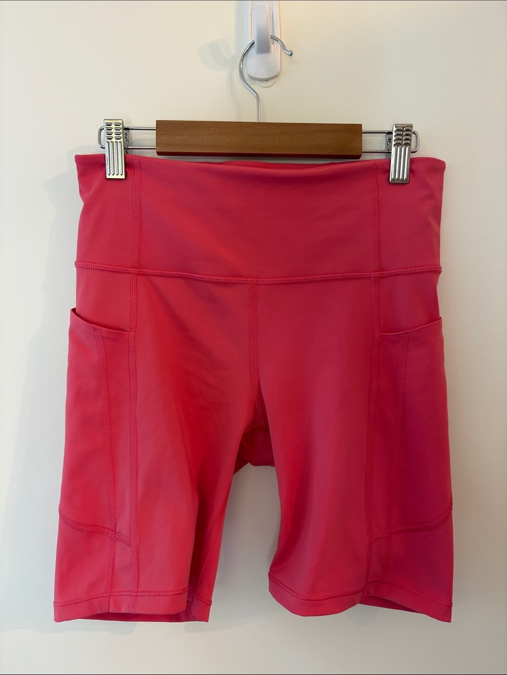 Athleta ultimate stash 2 biker shorts